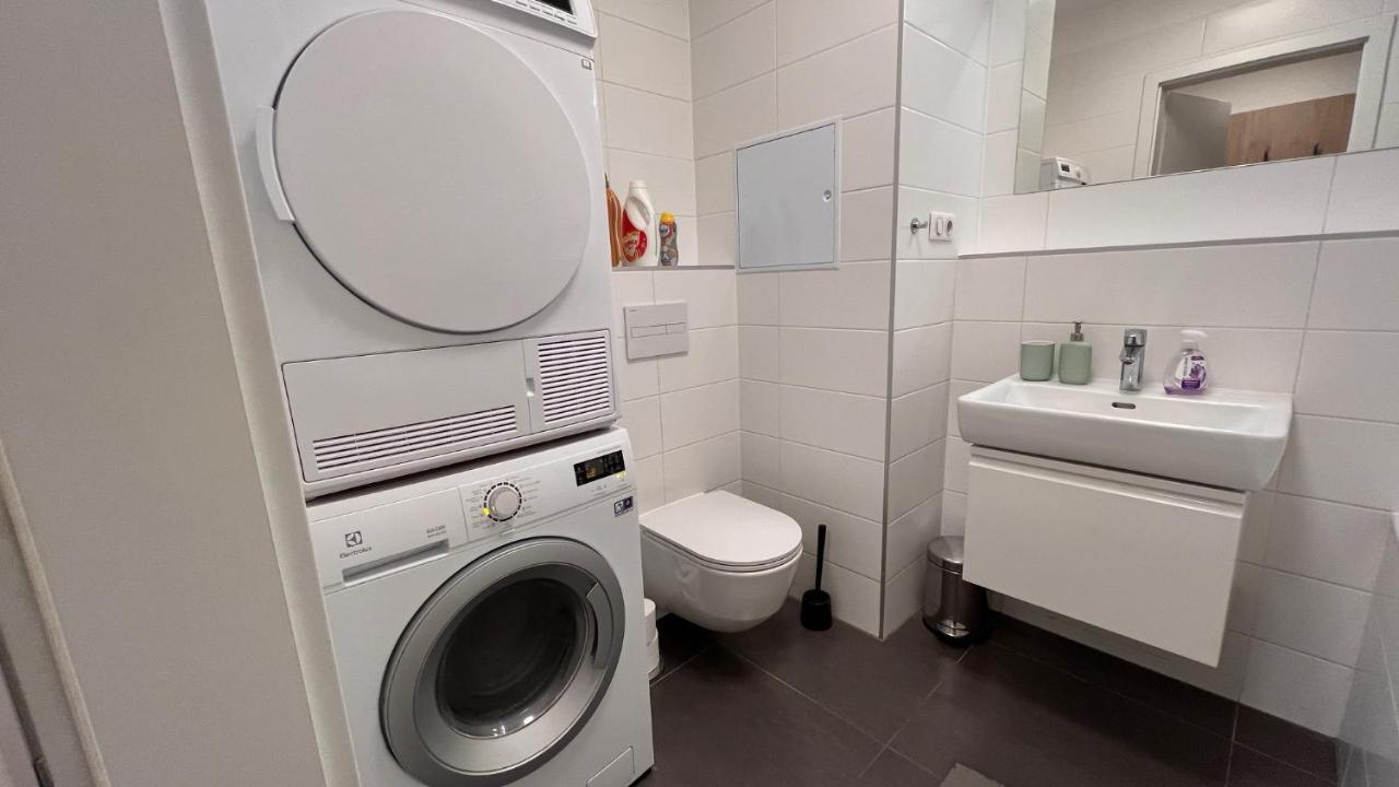 2 Room Apartment, Old City, New Building - Stein براتسيلافا المظهر الخارجي الصورة