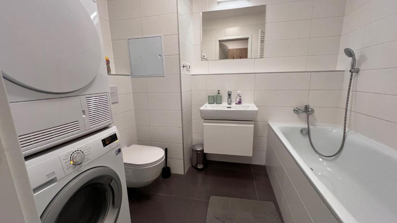 2 Room Apartment, Old City, New Building - Stein براتسيلافا المظهر الخارجي الصورة