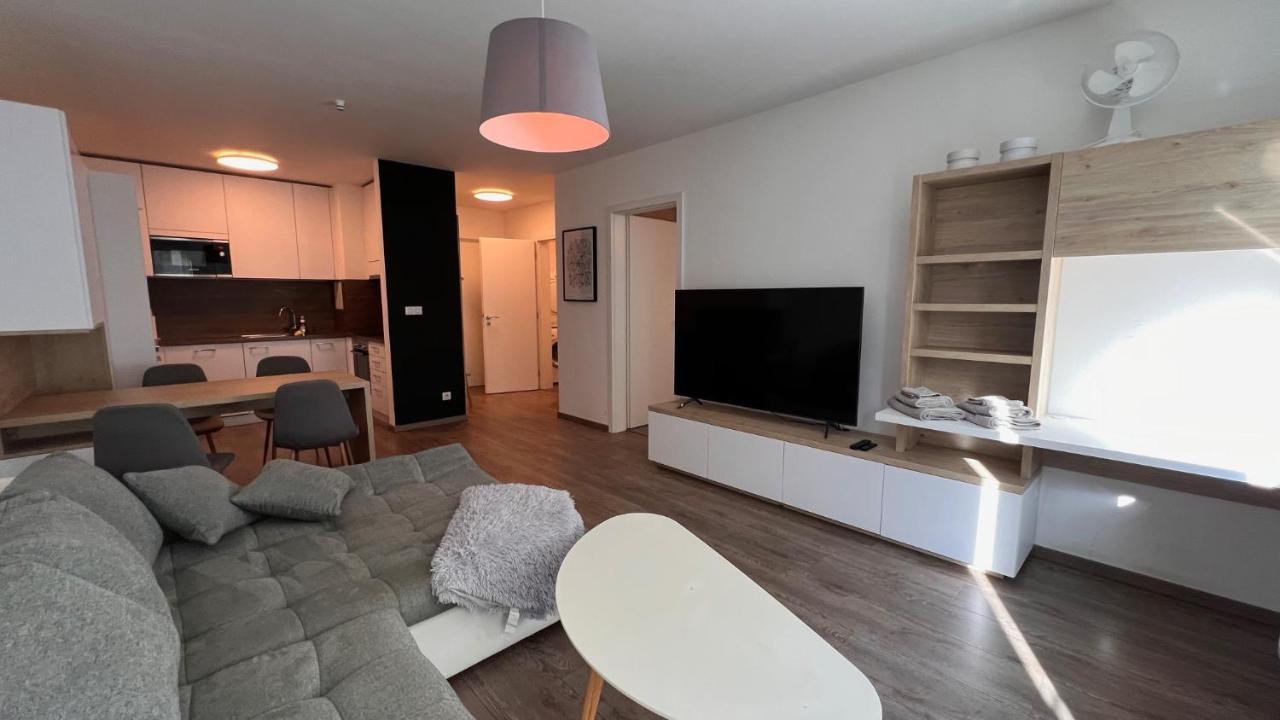 2 Room Apartment, Old City, New Building - Stein براتسيلافا المظهر الخارجي الصورة